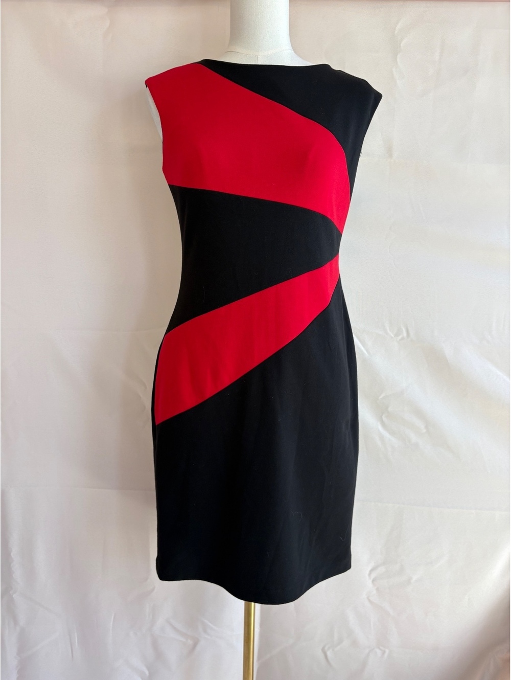 Calvin Klein Women's Sleeveless Black and Red Sheath Dress Size 4